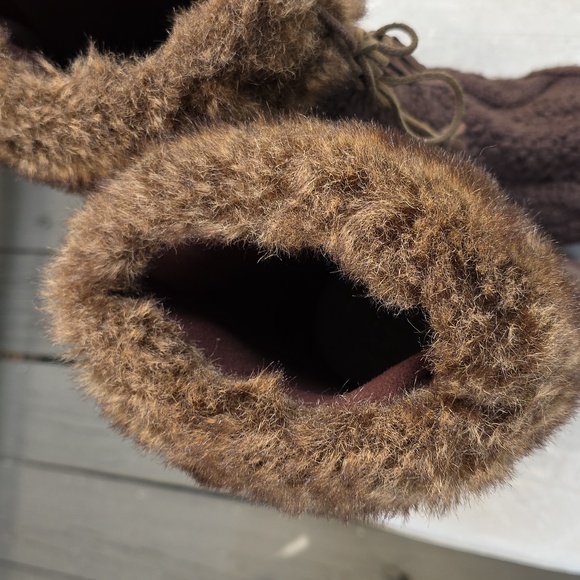 L.L. Bean Women's Brown Knit Boots - Picture 4 of 9